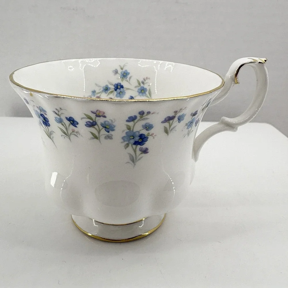 Vintage Royal Albert Memory Lane Tea Cup &‎ Saucer England Blue Floral Gold Trim